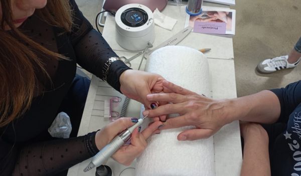 formacion que es la manicura rusa