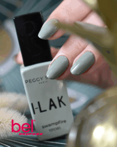 tendencias-uñas-otoño-2025-gris-perlado